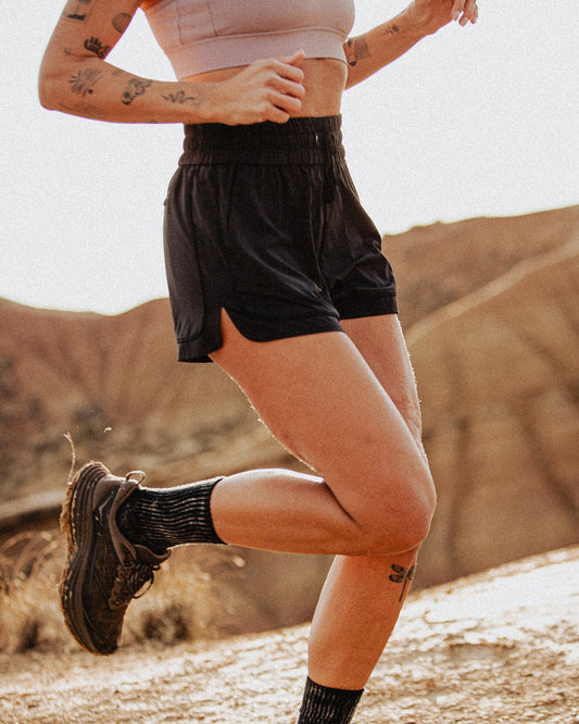 Lever Style Women's Sun Curved Hem Trail Shorts Black